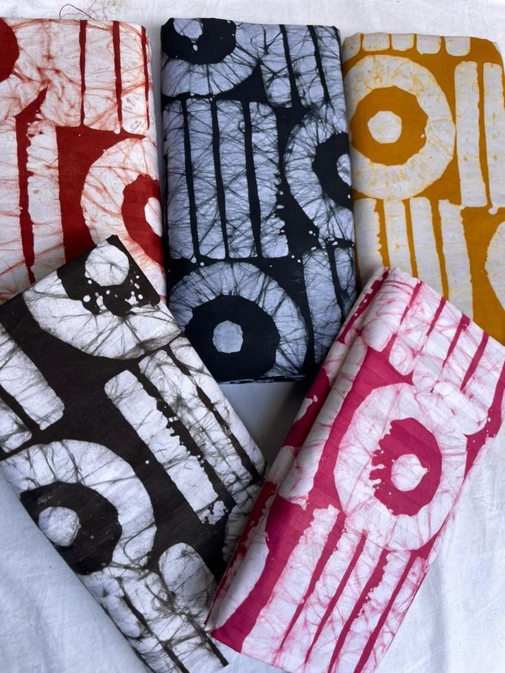 Hiraola's Product Image