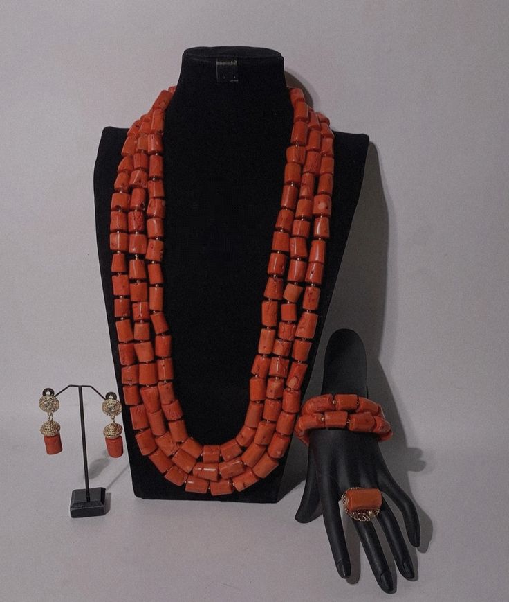 Hiraola's Product Image