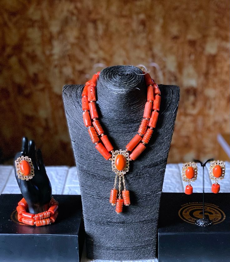 Hiraola's Product Image