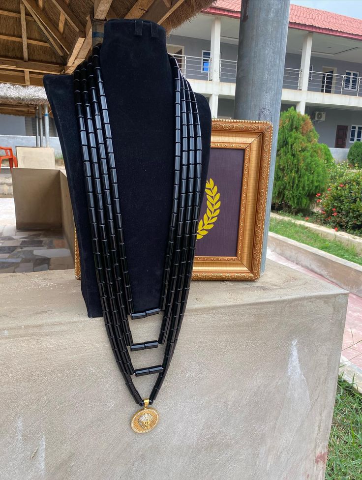 Hiraola's Product Image