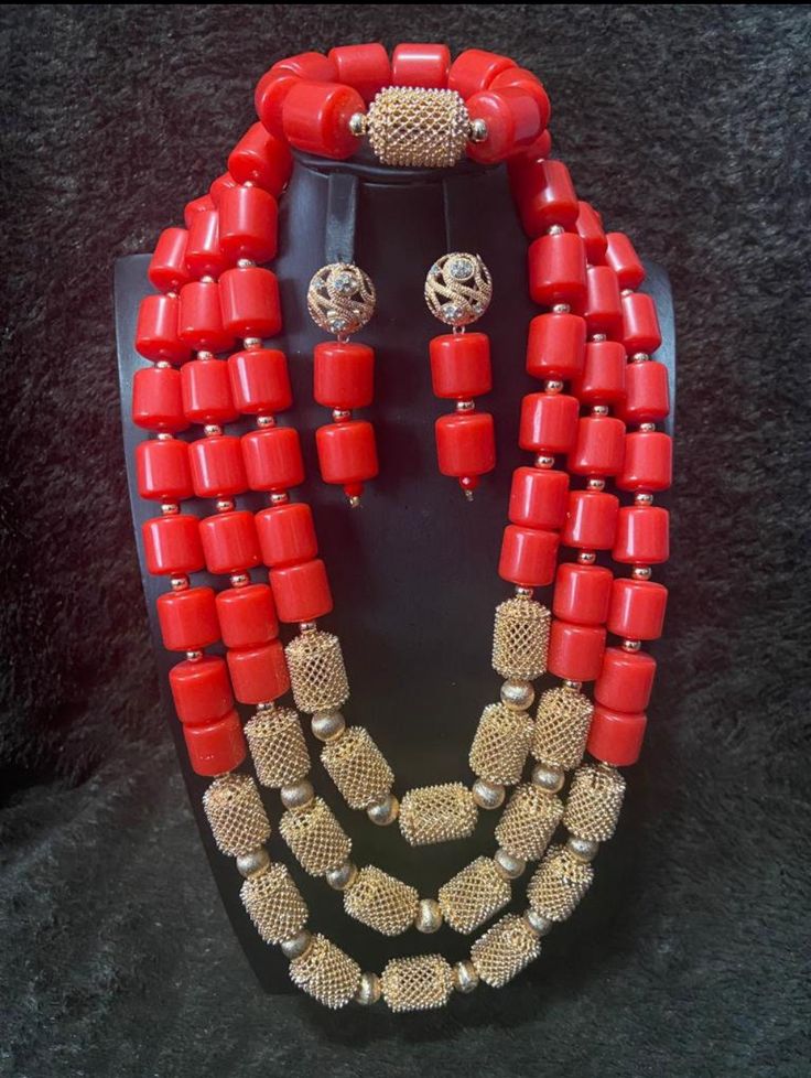 Hiraola's Product Image